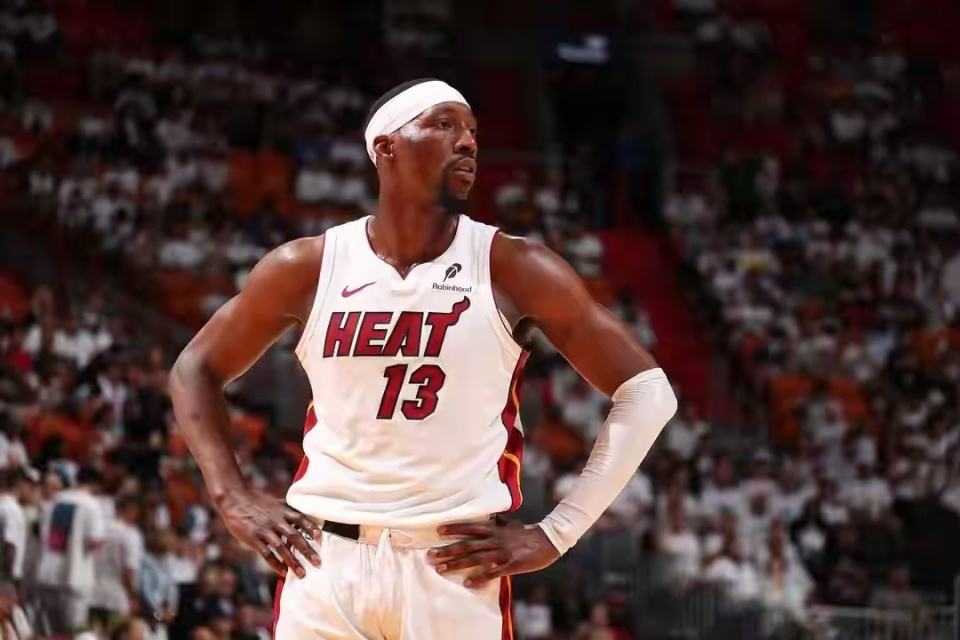 万美元, 的并非是一, 绿军这笔运 万美元, 的并非是一, 绿军这笔运