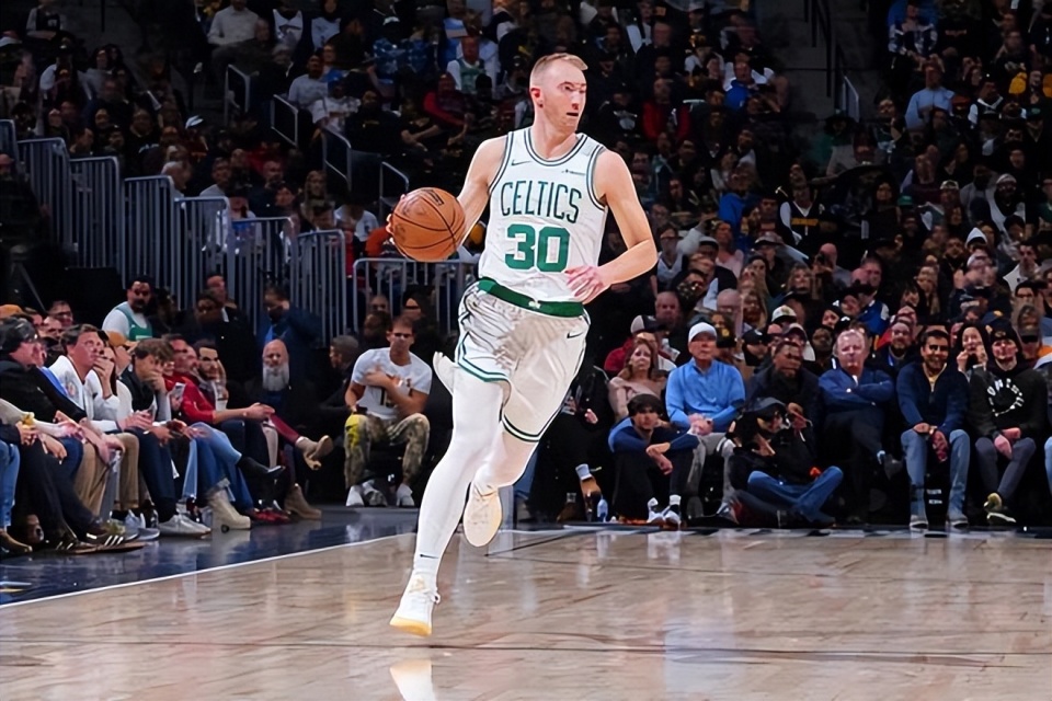 豪瑟在, 截然相反的 豪瑟在, 截然相反的